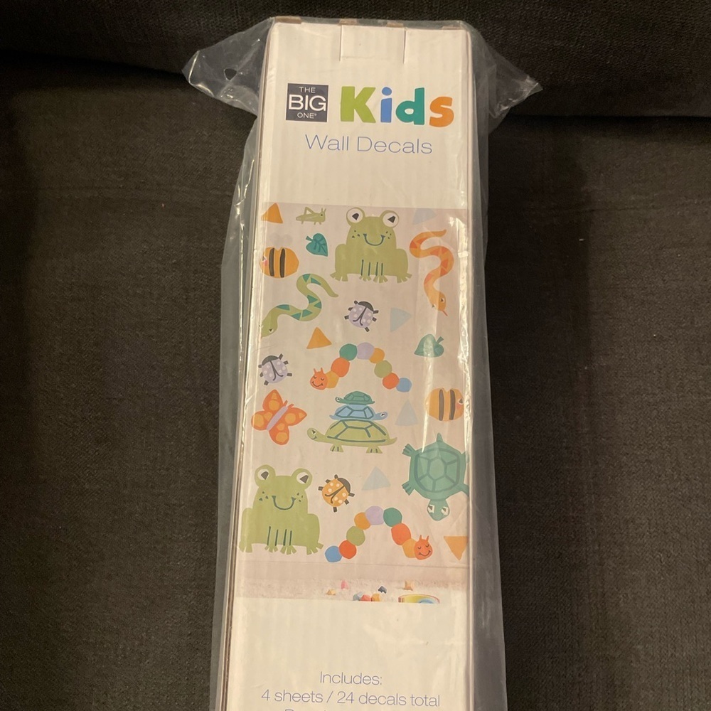 Kids Wall Decals with Green and Blue Design - Picture 3 of 3